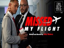 Hombres de negocios desconocidos se conocen y tienen un duro polvo gay después del retraso del vuelo - Dillon Diaz, AJ Sloan